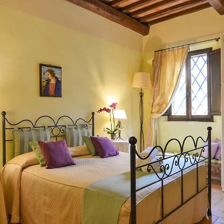 فيلة Luxurious In